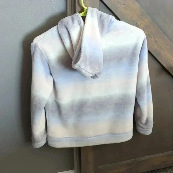 So faded pattern sweater. - Picture 2 of 6